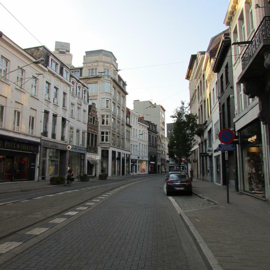 Huidreal Meir Antwerpen Exteriör bild